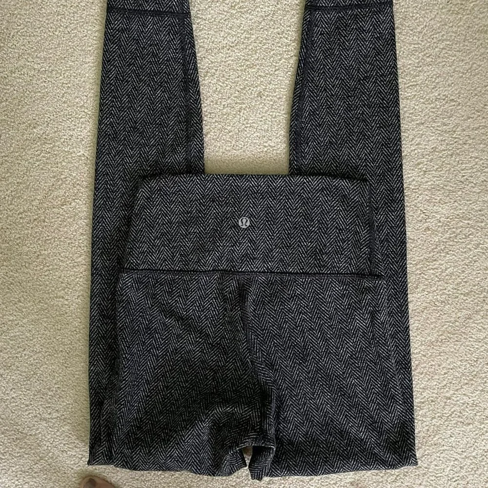 Lululemon High Time Pant High Rise 7/8 Length Black Herringbone Women's Size 4 - Picture 5 of 6